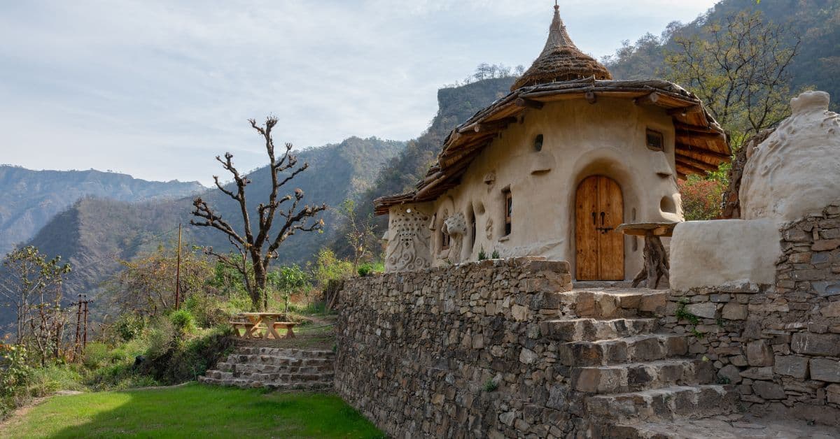 ‘Fairytale’ Cob Home Showcases Sustainable Tourism